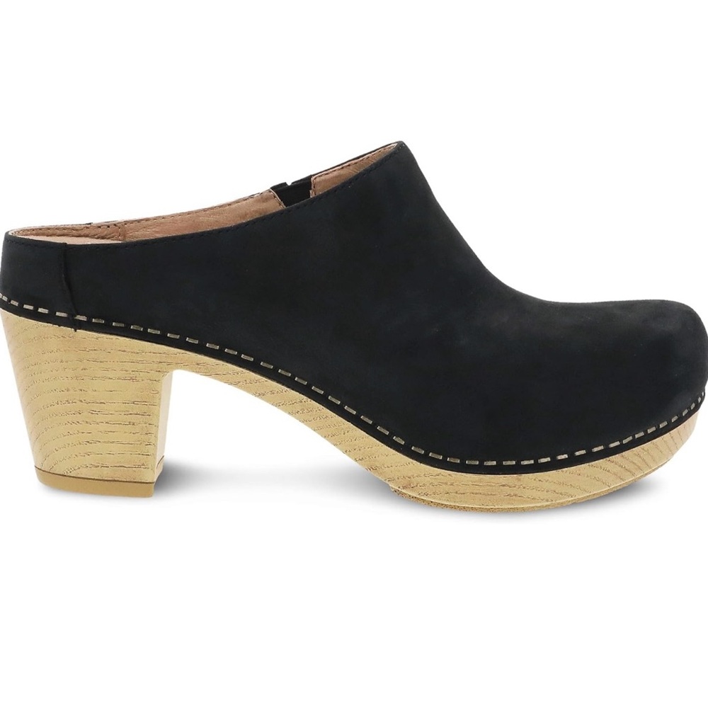 Dansko Abbie sz 42 high heeled clogs